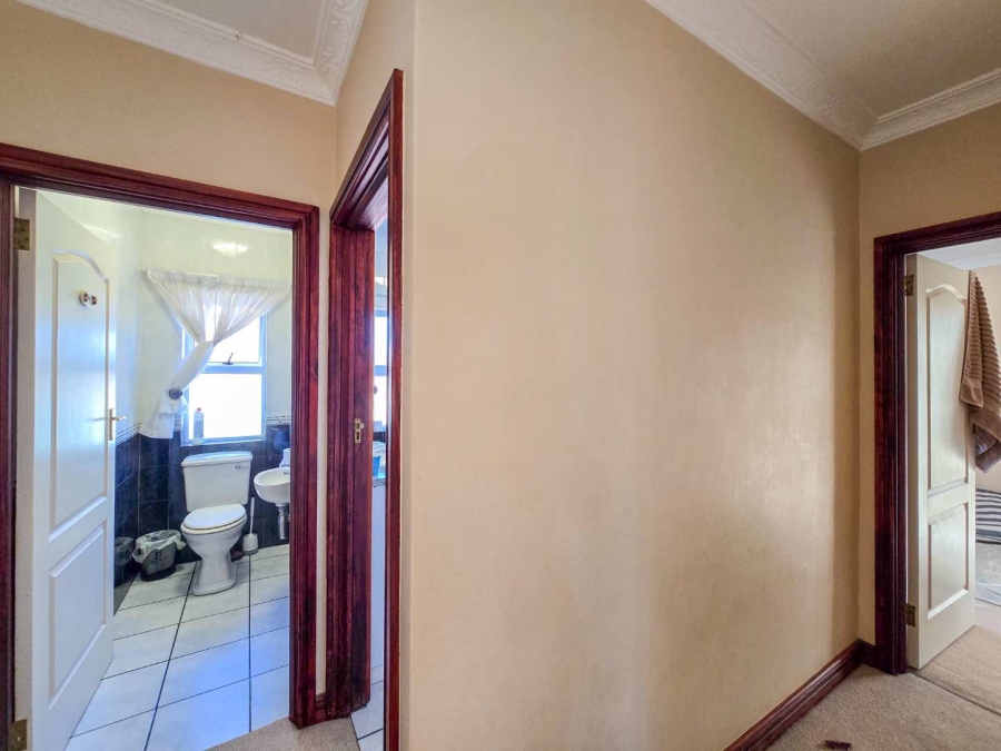 4 Bedroom Property for Sale in Stilbaai Wes Western Cape